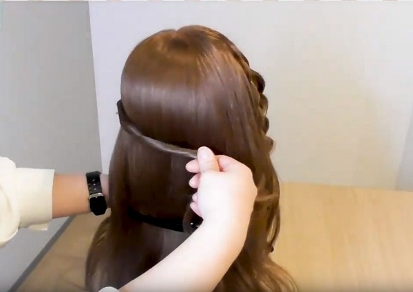 編み込みお花アップのやり方④